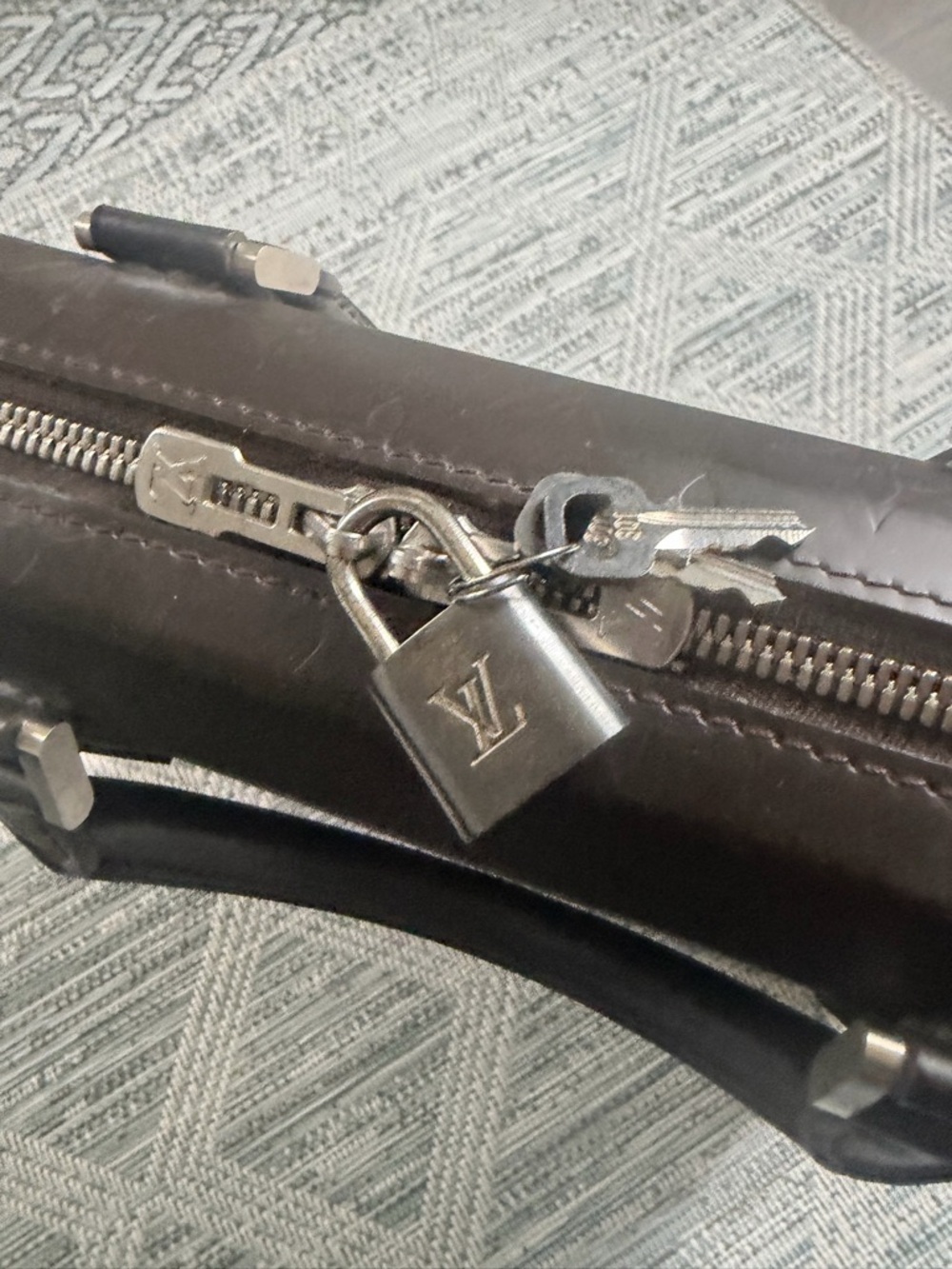 Louis Vuitton Monogram Glace Elvin Coated Calf Bag - Picture 7 of 14
